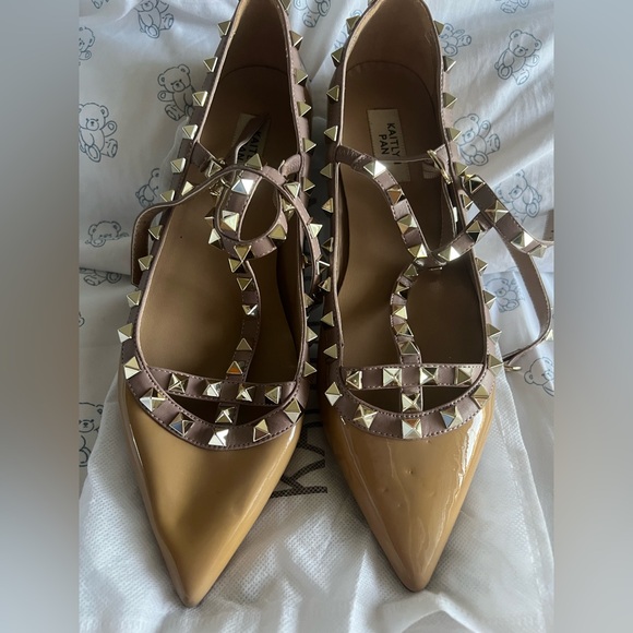 Studded cage flats - Picture 1 of 5
